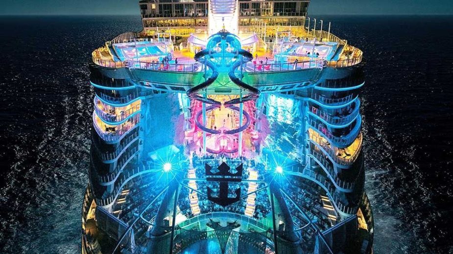 Málaga recibe la visita del barco más grande del mundo, el Symphony of the Seas