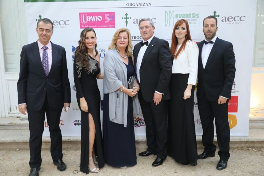 La AECC Málaga entrega sus premios anuales