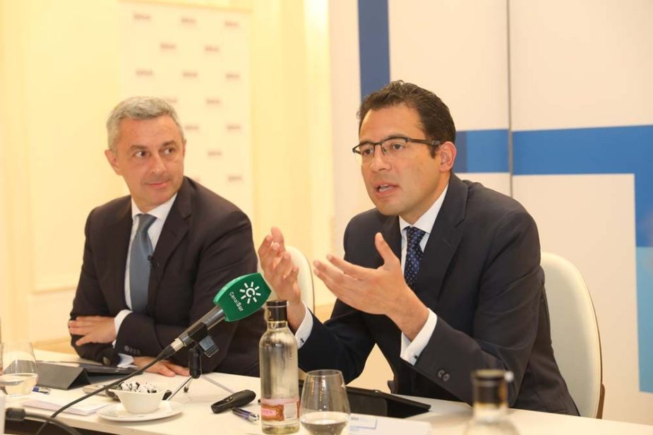 Miguel Cardoso, economista jefe para España de BBVA Research y José Ballester, director de la Territorial Sur de BBVA