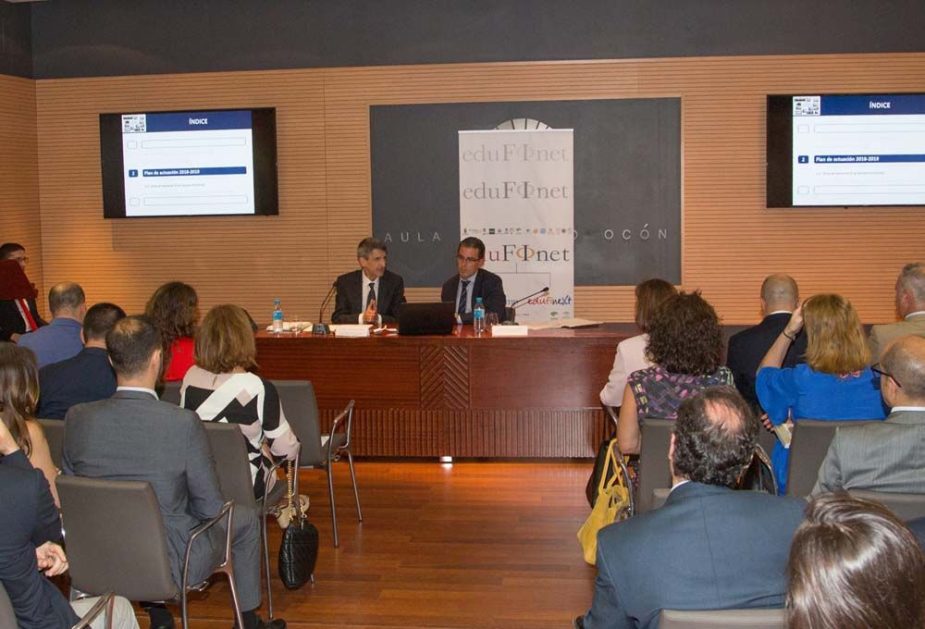 Reunión para el balance de Edufinet.