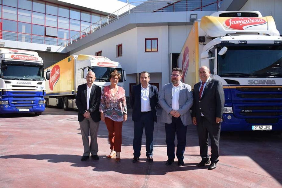 Visita del Consejero de Agricultura y Pesca, Sánchez Haro, a Famadesa.