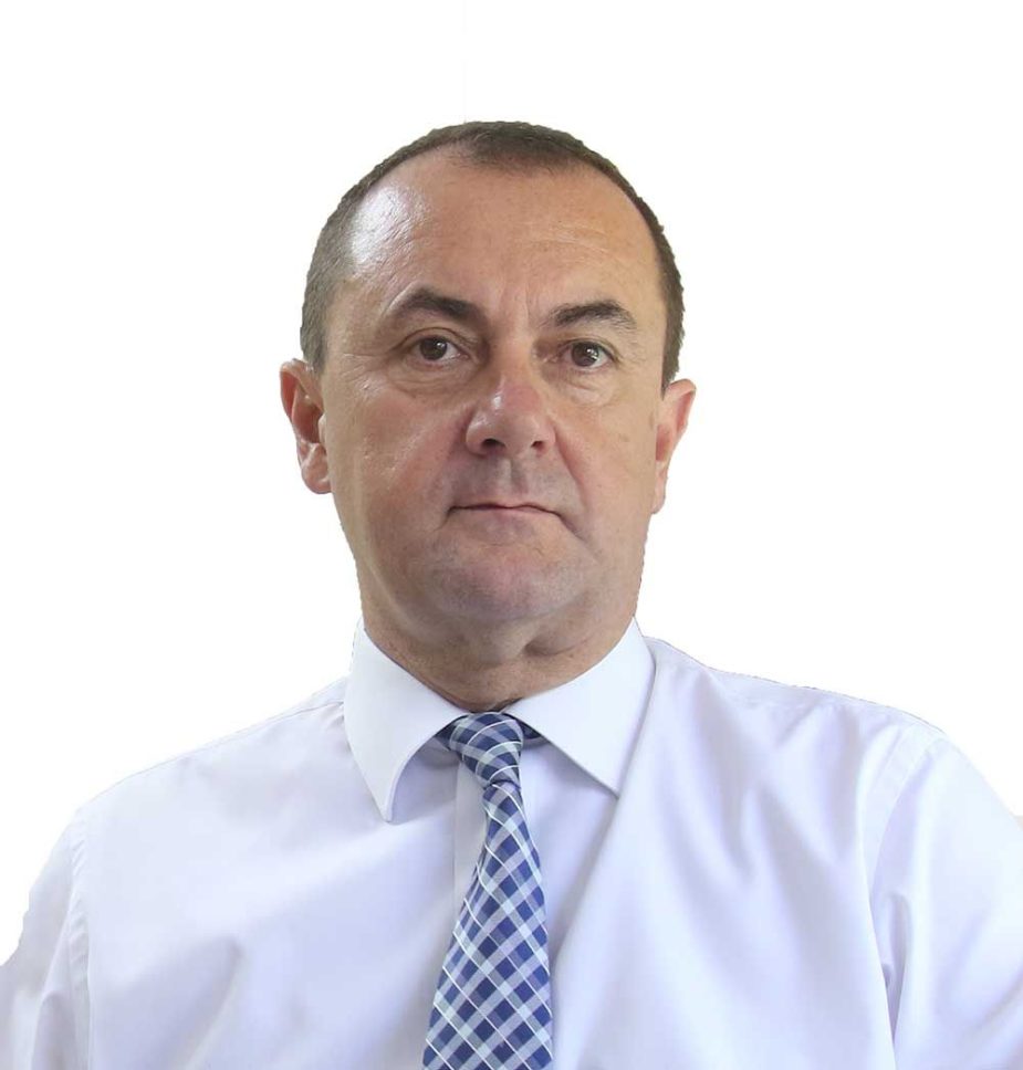 Economista-Abogado. Experto en asesorar emprendedores.