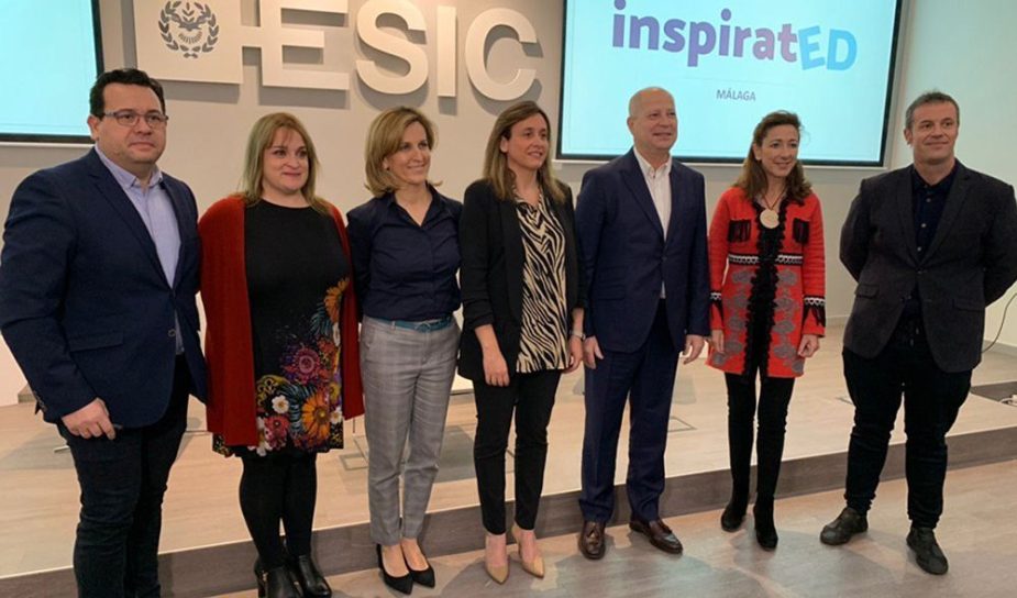 El consejero de Educación y Deporte, Javier Imbroda, ha asistido al ciclo de conferencias Inspirated en la ESIC Málaga