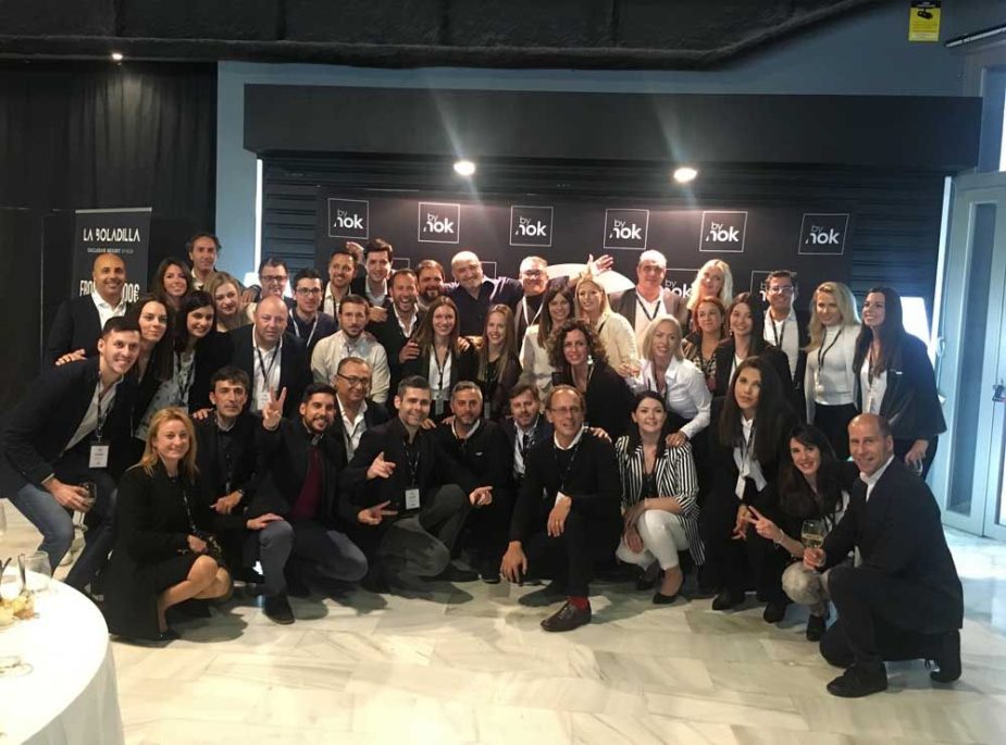 El CEO, Armando Gómez, junto a su equipo en el Keynote 2019