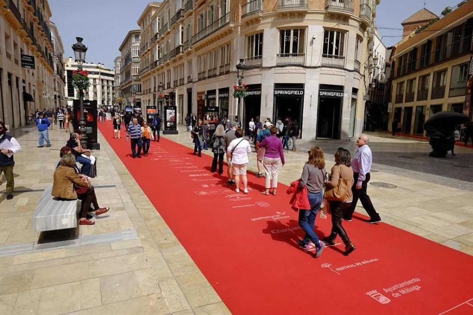 Alfombra roja en Calle Larios por el Festival de Cine de Málaga.