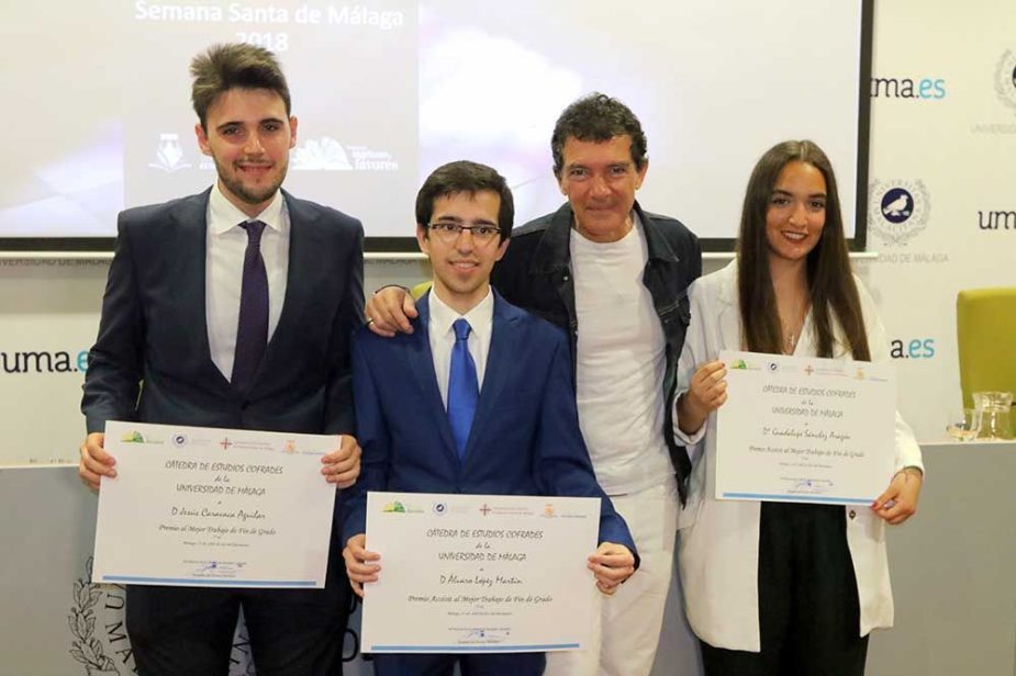 Antonio Banderas asiste en el Rectorado a la presentación de un estudio de la cátedra de Estudios Cofrades, que financia su fundación Lágrimas y Favores.