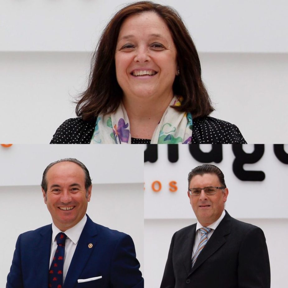 Foto del Ilustre Colegio de Médicos de Málaga con los nuevos miembros.