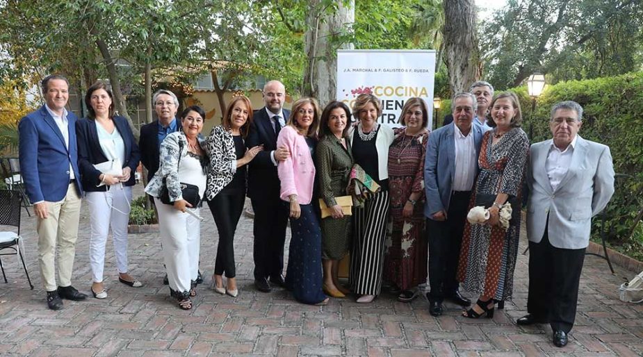 Asistentes a la Cena contra el Cáncer.