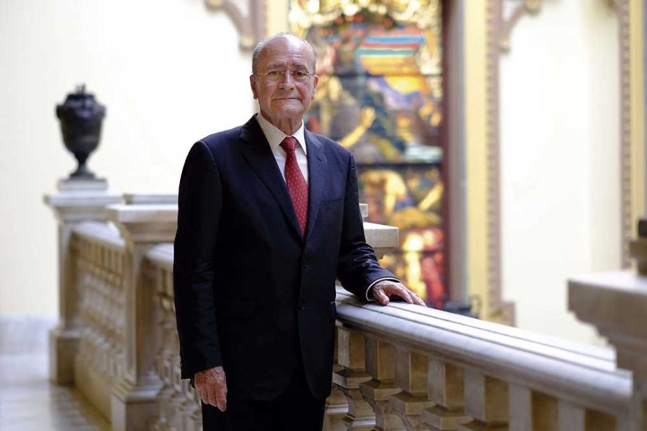 El actual alcalde, Francisco de la Torre, en dependencias del Ayuntamiento de Málaga.