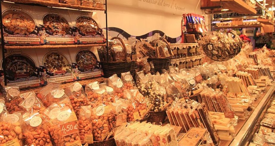 Tienda de Torrons Vincens situada en la Boquería de Barcelona.