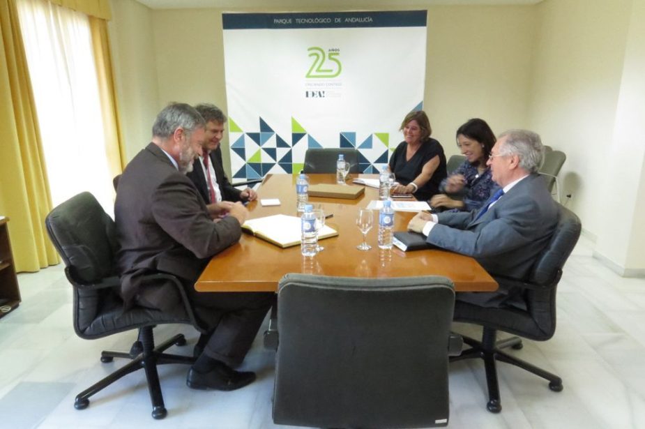 La visita pretende mejorar las relaciones empresariales de España y Alemania.