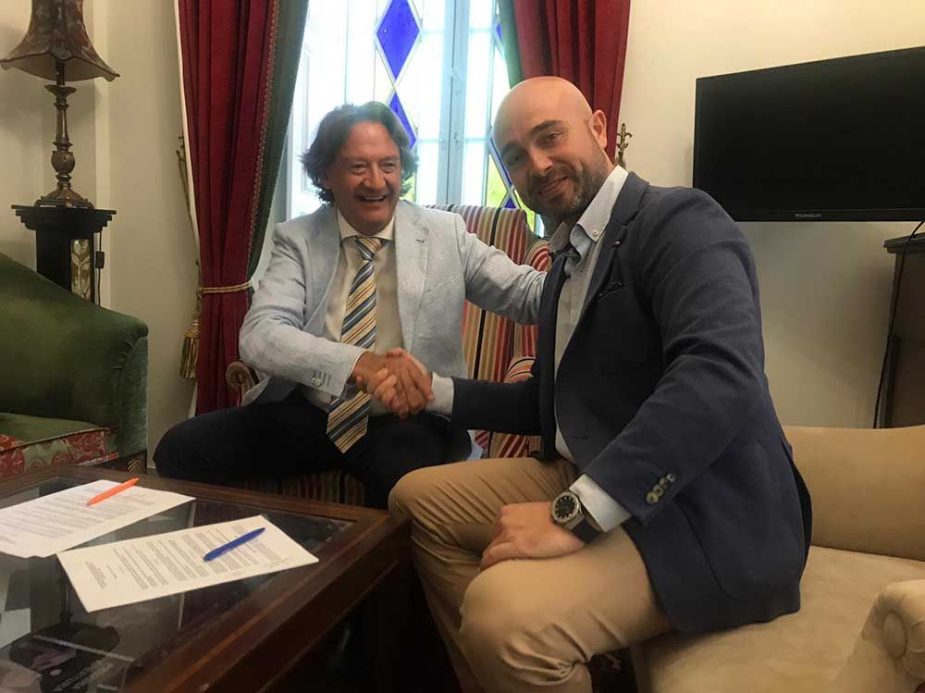 Convenio Haciendo del Álamo y EADE.