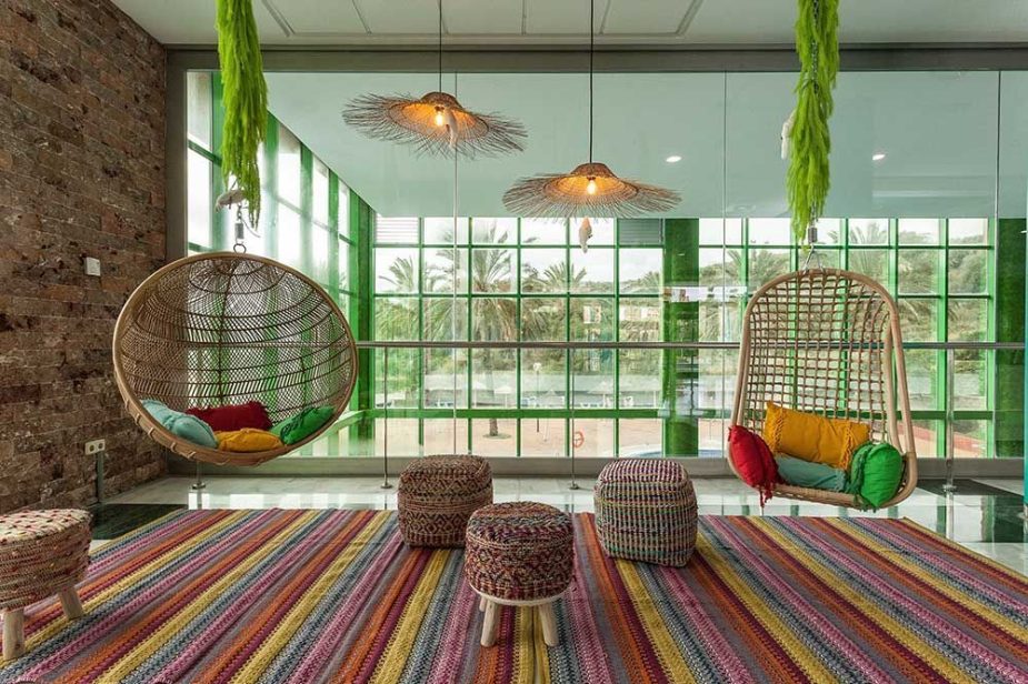 Recepción Riwo Hotel.