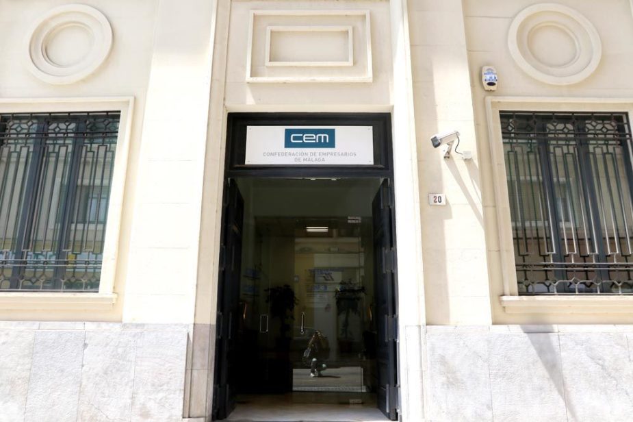 Entrada principal de la CEM.