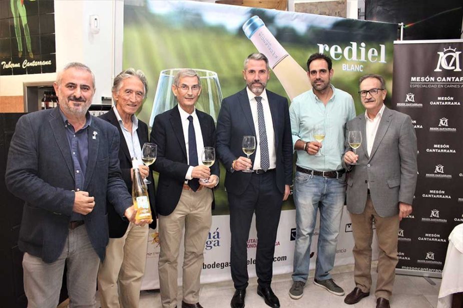El Mesón Cantarrana acoge la presentación del vino Rediel Blanc de Bodegas Excelencia