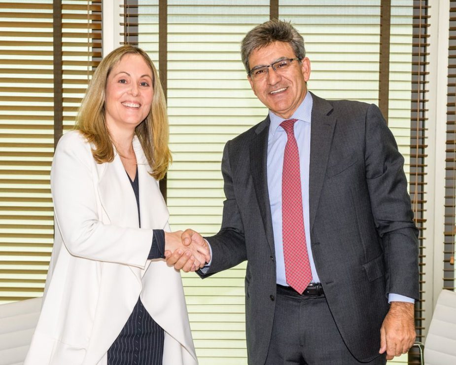 Acuerdo entre Emma Navarro y José Antonio Álvarez.