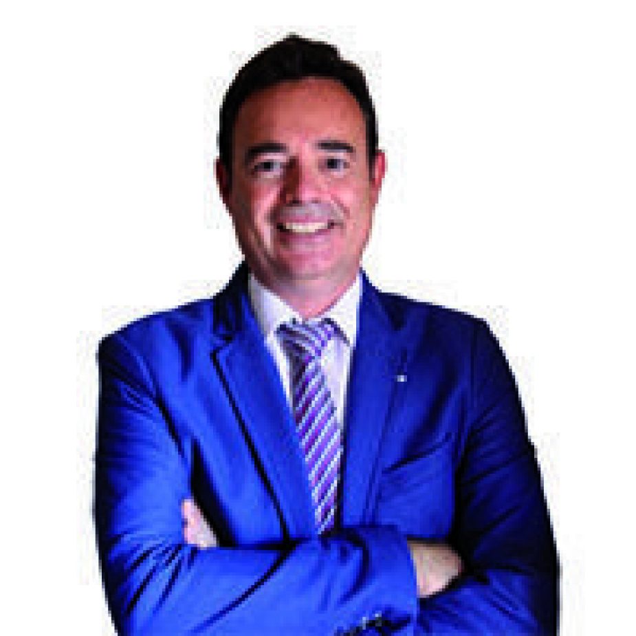 Santiago Almadana, Doctor en Administración Estratégica de Recursos Humanos y Desarrollo Organizacional.