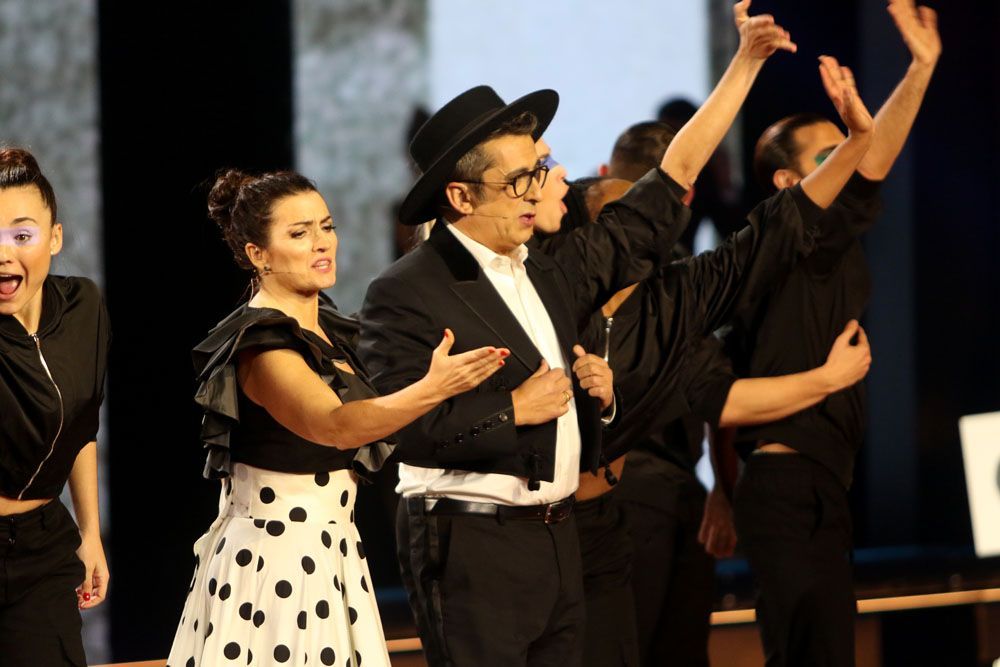 Presentadores, Silvia Abril y Andreu Buenafuente, en el inicio de la gala