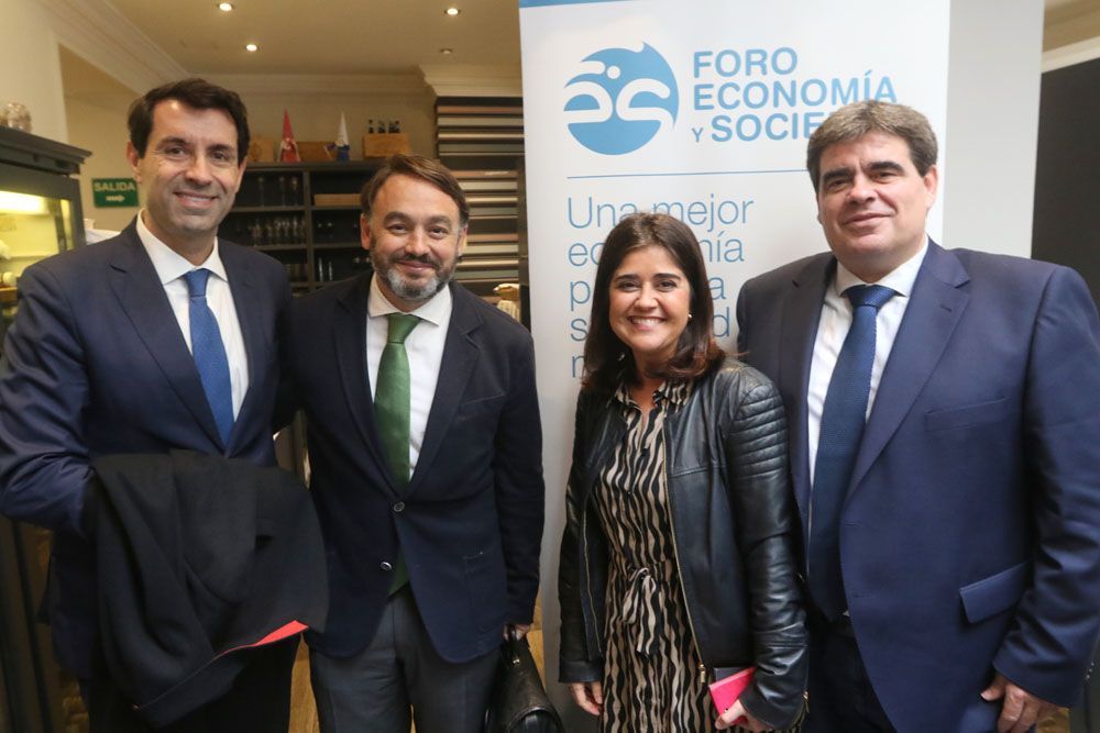 Asistentes al Foro Economía y Sociedad