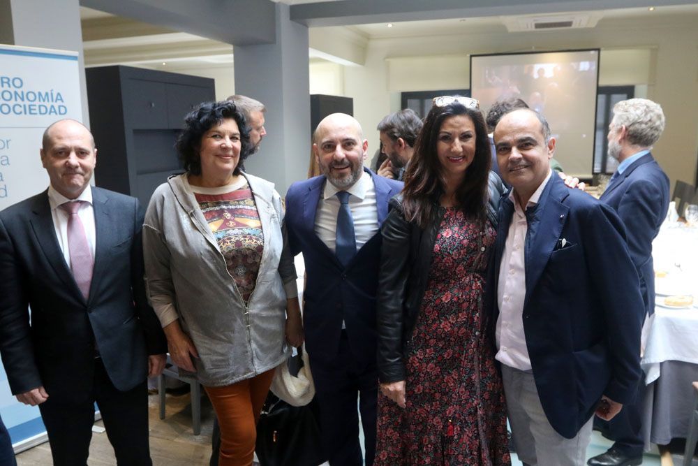 Asistentes al Foro Economía y Sociedad
