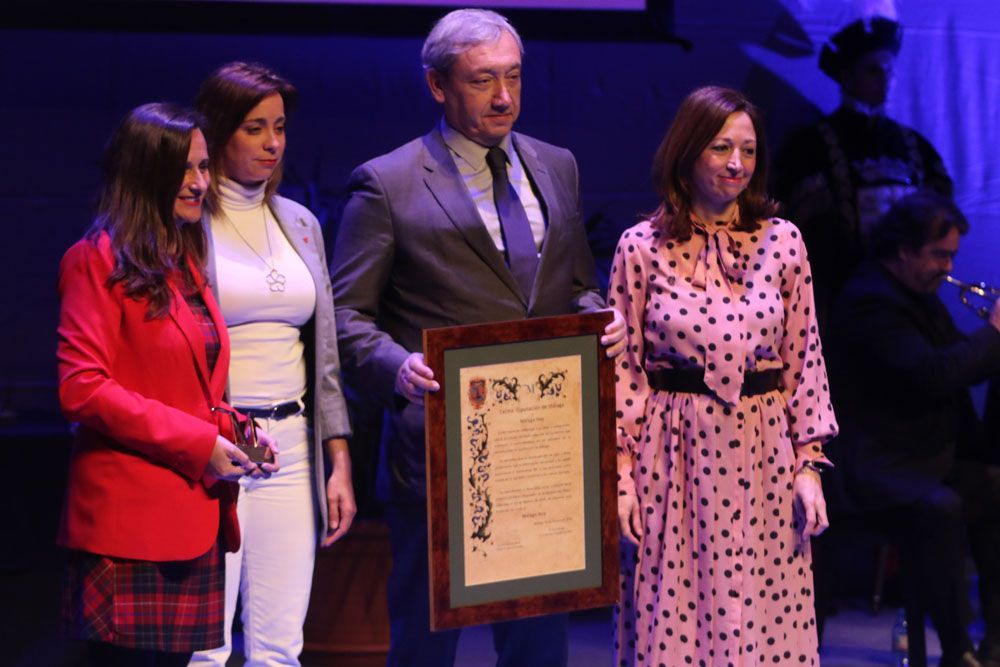 Entrega de la distinción M de Málaga a Málaga Hoy