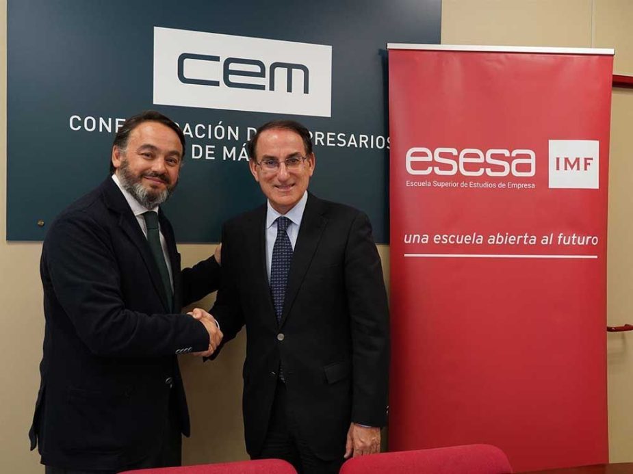 Los presidentes de la CEM y de Esesa IMF, Javier González de Lara y Sarria y Carlos Martínez Domínguez, respectivamente durante la firma de un convenio - CEM