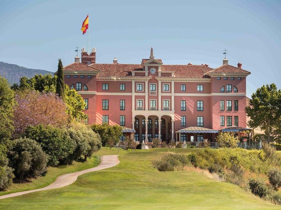 El resort Villa Padierna, el primero de lujo en retomar su actividad tras el COVID-19