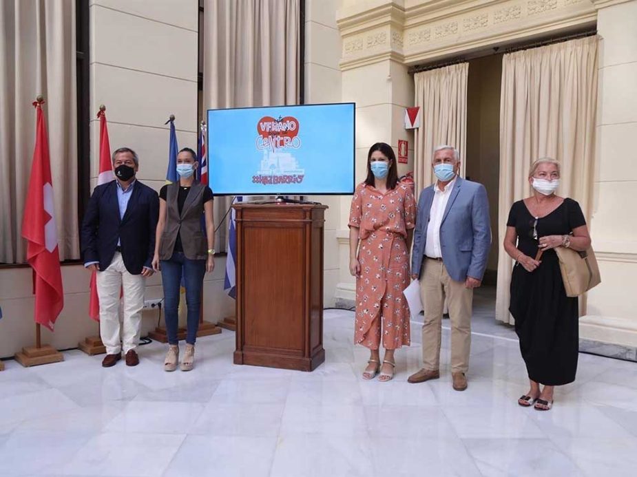 Presentación de las medidas aprobadas por el Ayuntamiento para la reactivación del consumo de los comercios y establecimientos hosteleros del distrito Centro.