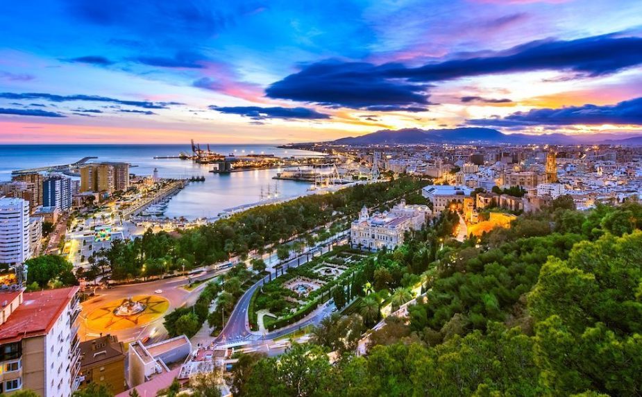 Málaga (Paseo del Parque, Ayuntamiento y Muelle 1)