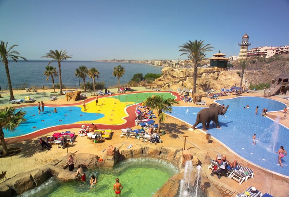 holiday world beach club