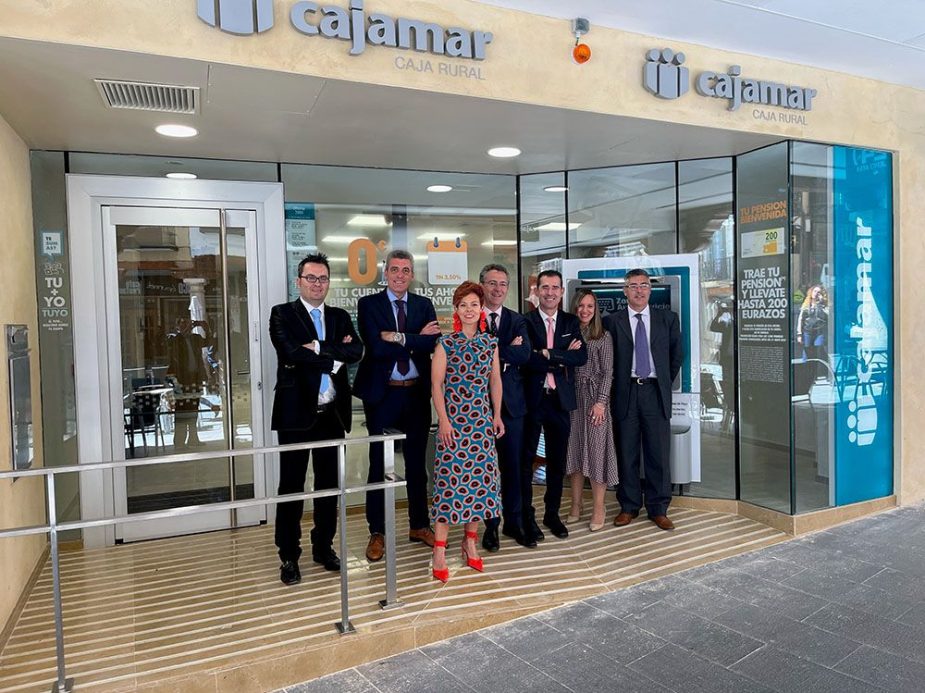 Apertura de la nueva oficina de Cajamar en Teruel