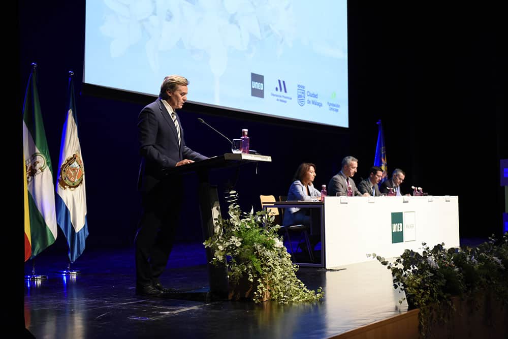 uned
