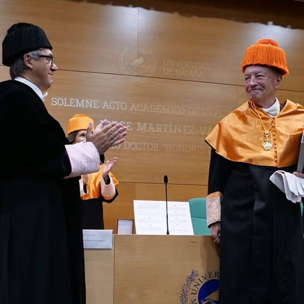 doctor honoris causa uma
