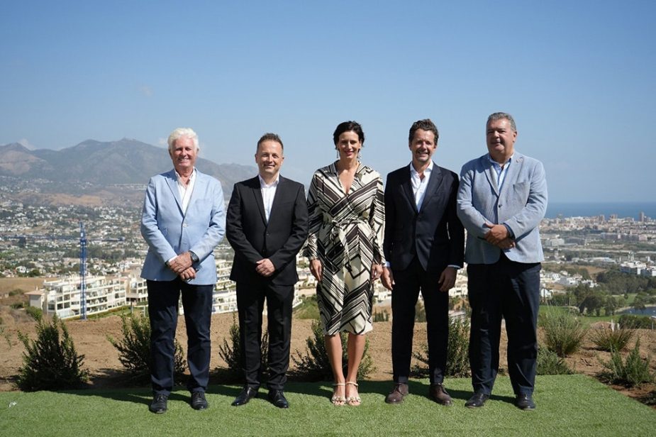 Acto de colocación de la primera piedra del proyecto 360° by Cordia en Cerrado del Águila, Mijas.