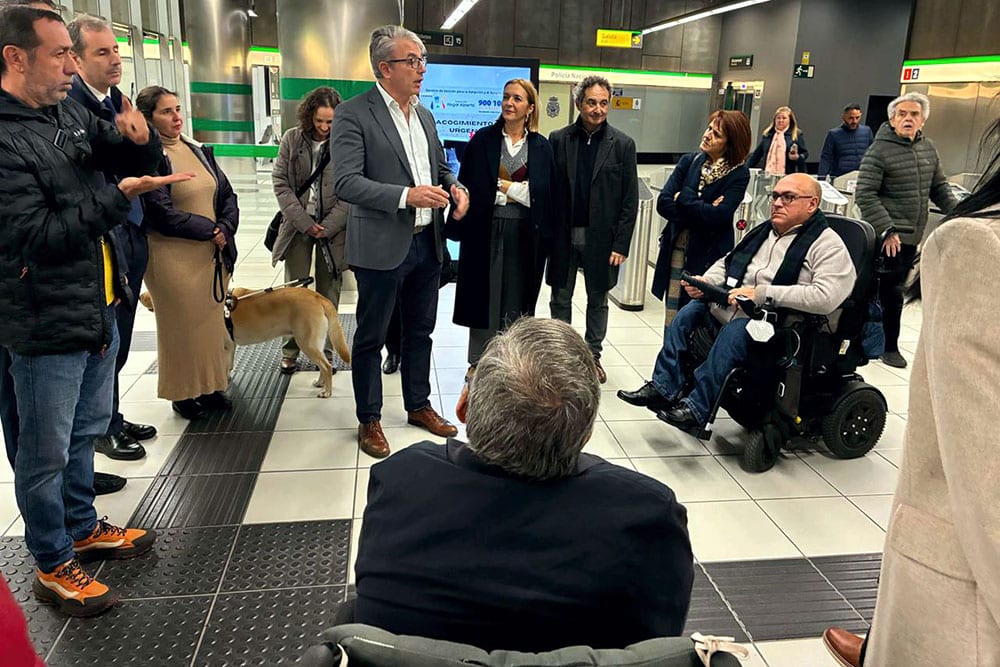 Metro de Málaga lengua de signos