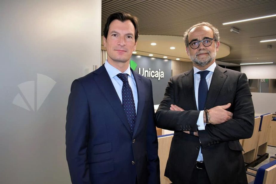 reorganización negocio retail Unicaja