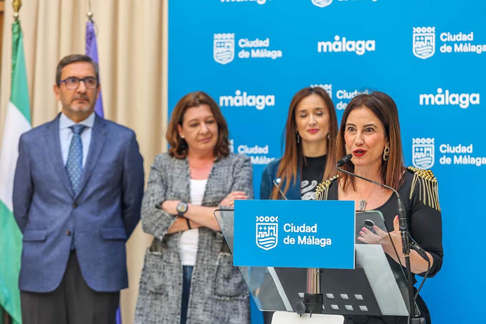 Pasarela de Moda Flamenca Con 2 lunares Málaga