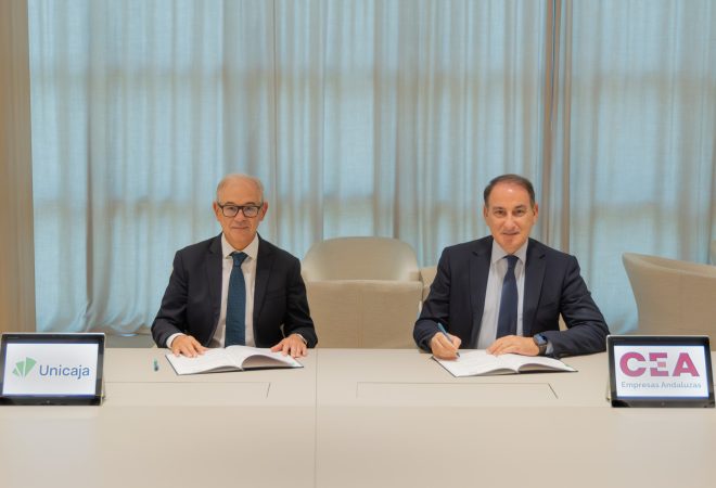 Firma de la alianza entre Unicaja y CEA para la financiación de empresa andaluzas.