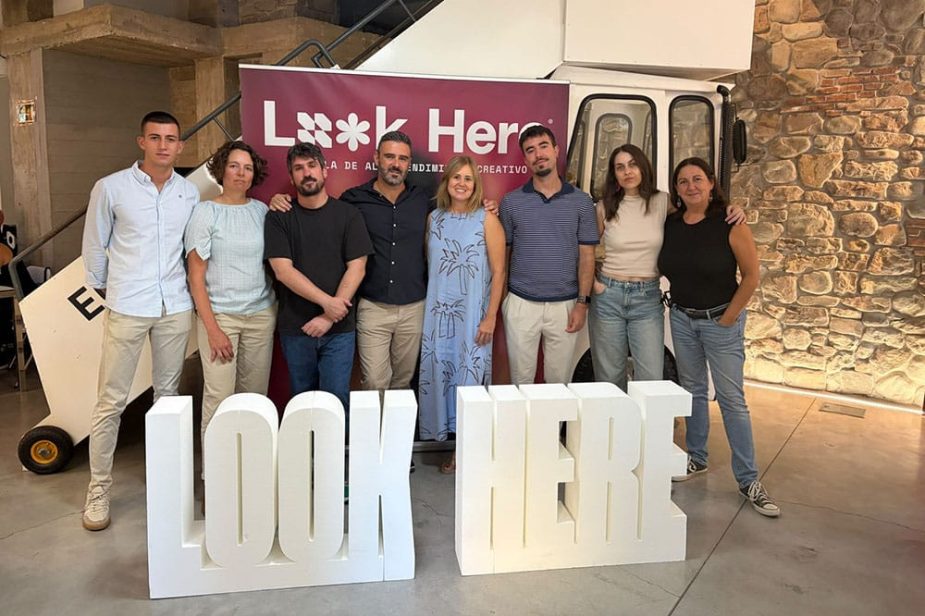 Organizadores y patrocinadores de Look Here.