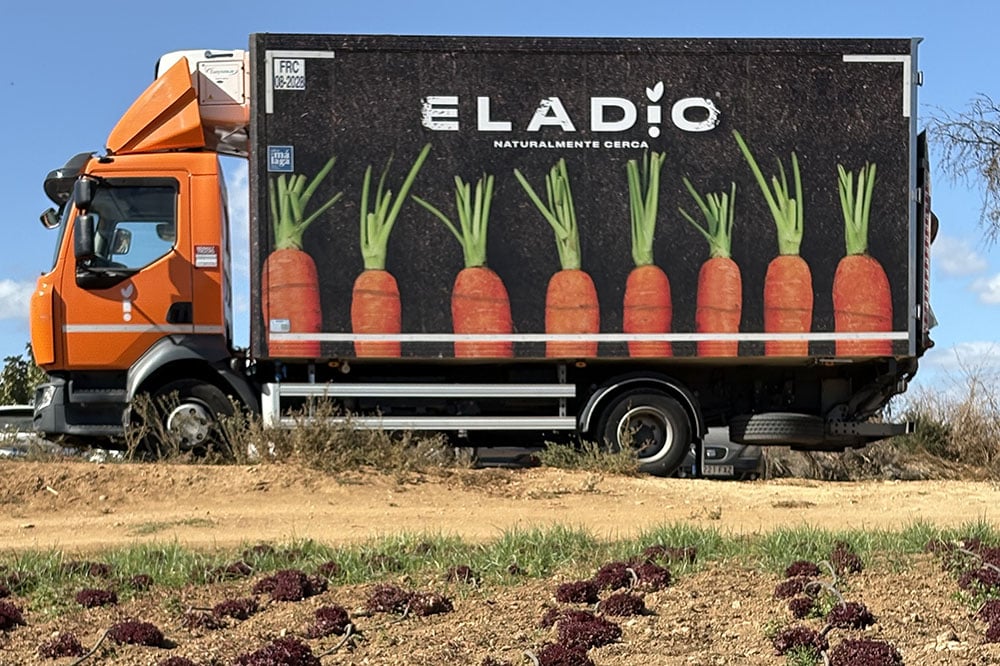 Uno de los vehículos de la flota de Frutas y Verduras Eladio, que realiza alrededor de 160.000 repartos al año.