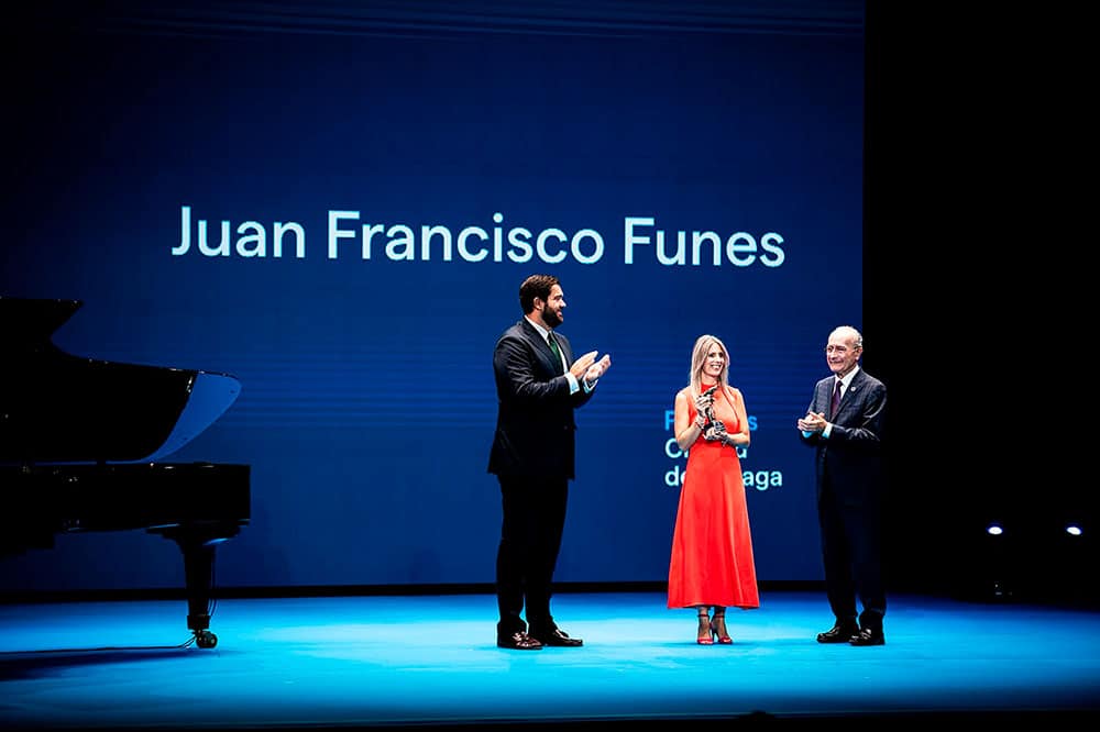 En nombre de Juan Francisco Funes ha recogido el premio Luz María Jaime Ortíz