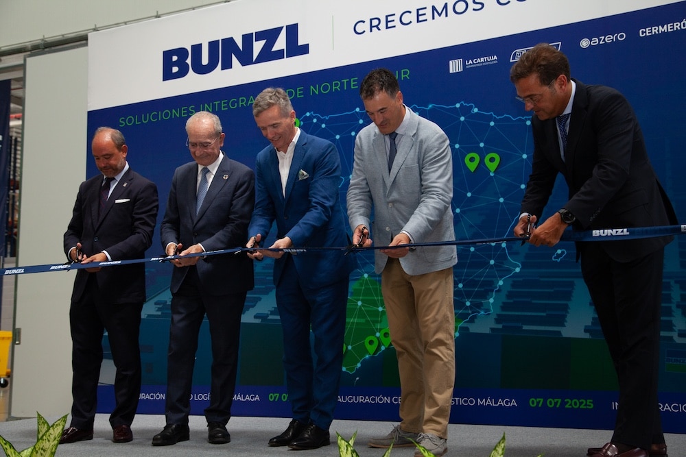 Momento de la inauguración oficial del centro logístico de Bunzl Distribution Spain en Málaga.
