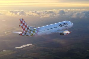 Volotea conecta Málaga con Madrid con cinco vuelos semanales y precios de máximo 75 euros.