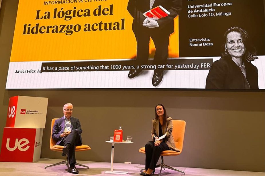 Javier Fernández Aguado durante su intervención en la Universidad Europea de Andalucía.