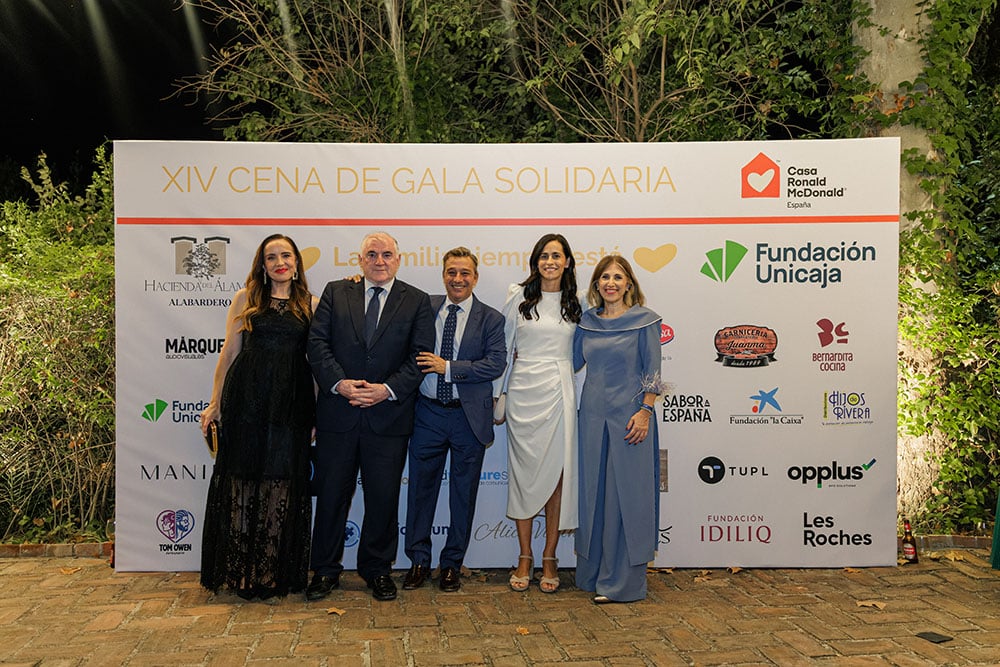Representantes de instituciones colaboradoras durante la gala.