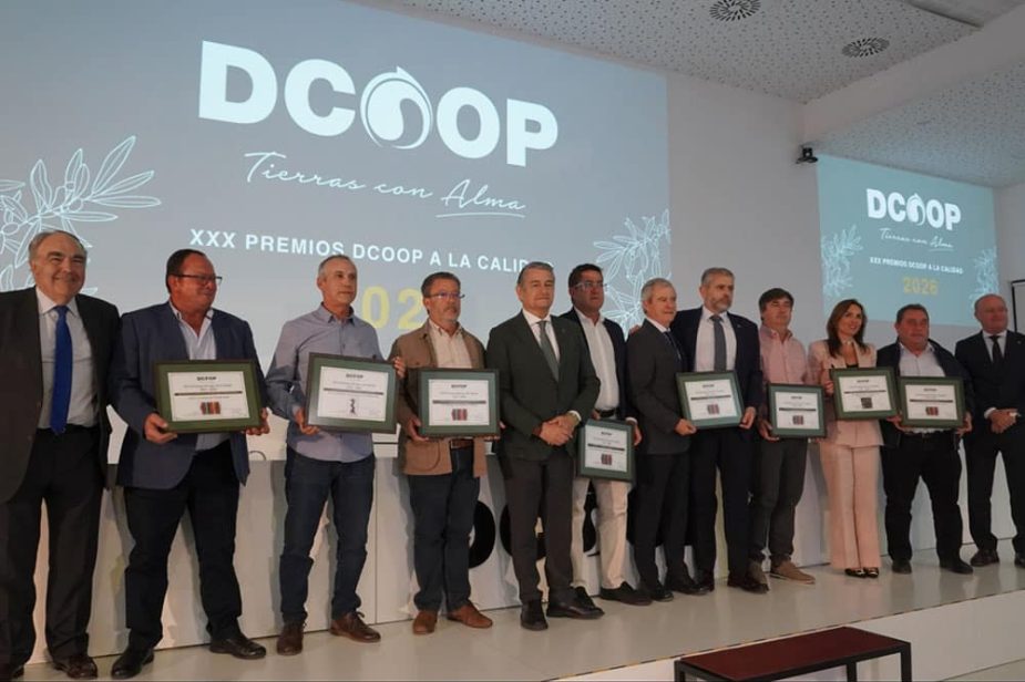 Premiados en los premios Dcoop, galardones que reconocen la calidad del aceite de oliva de los asociados.