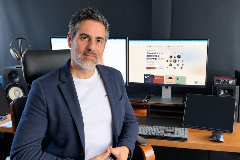 Juan Navarro, creador de la idea de Vivi, la app que vincula salud mental con IA.