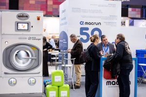 La empresa malagueña Macrun cumple 50 años como referente en servicios de lavandería industrial y tintorería.